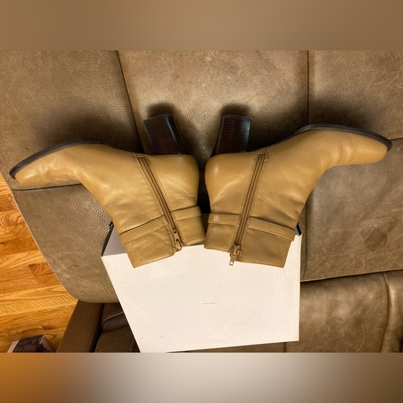 Camel ankle booties - Picture 6 of 6